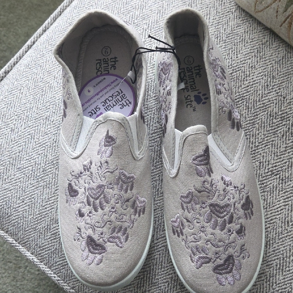 Women's Embroidered Slip-On Sneakers - Purple